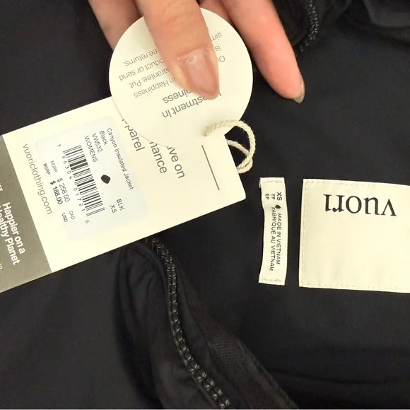 NWT Vuori Canyon Insulated Jacket in Black sz XS - Picture 6 of 6